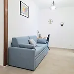 Cozy Apartment Near Metro A