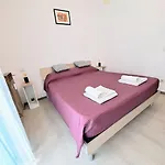 Cozy Apartment Near Metro A